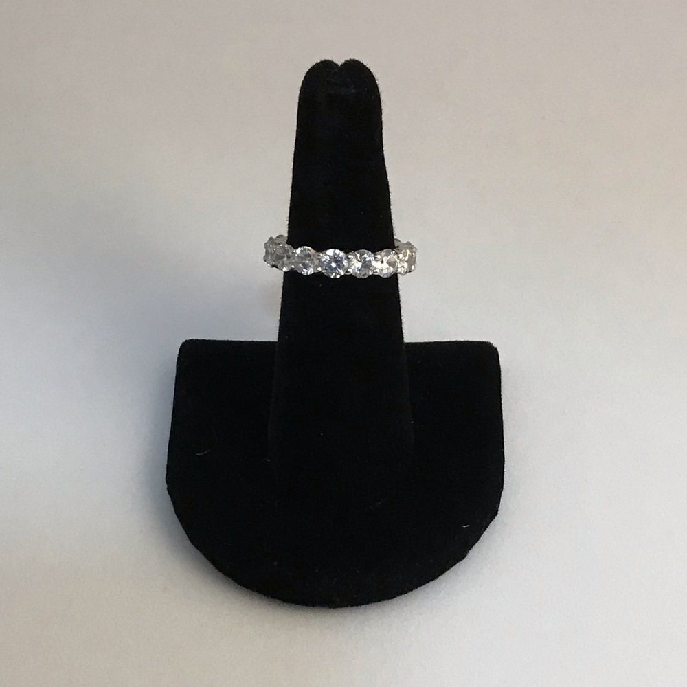 ❗️SALE $65 FIRM❗️ 4ct Solitaire Eternity Band